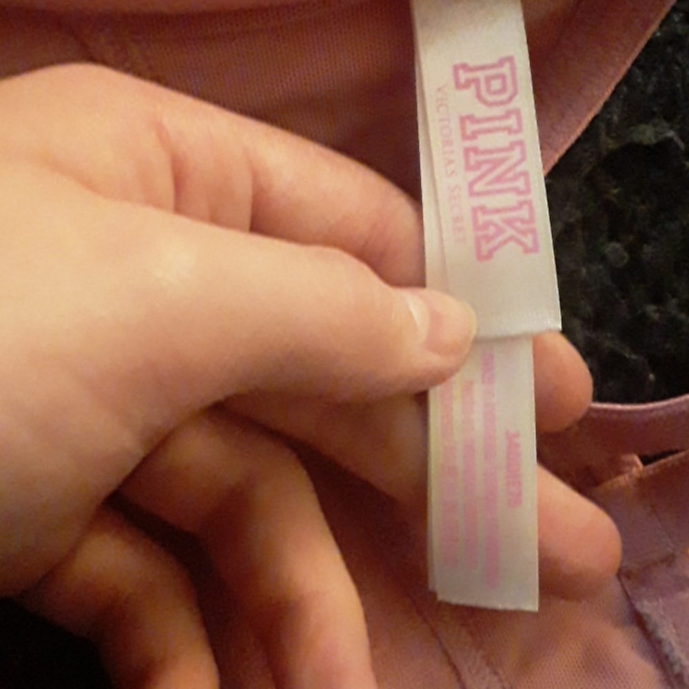 VS pink wear wherever pushup - Picture 3 of 4
